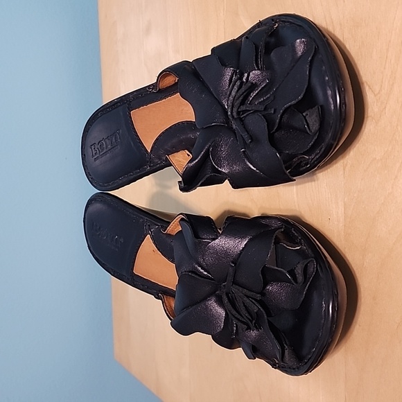 BORN Flower Black Leather Sandals, Size 7 - Picture 2 of 10